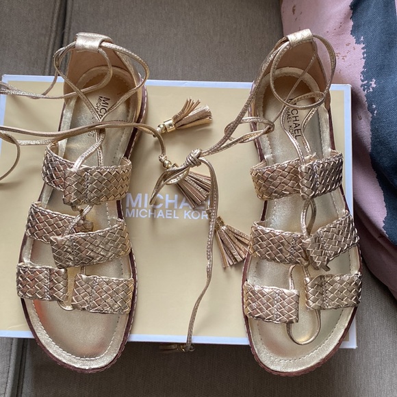 New MK Good Strap Sandals! - Picture 2 of 3